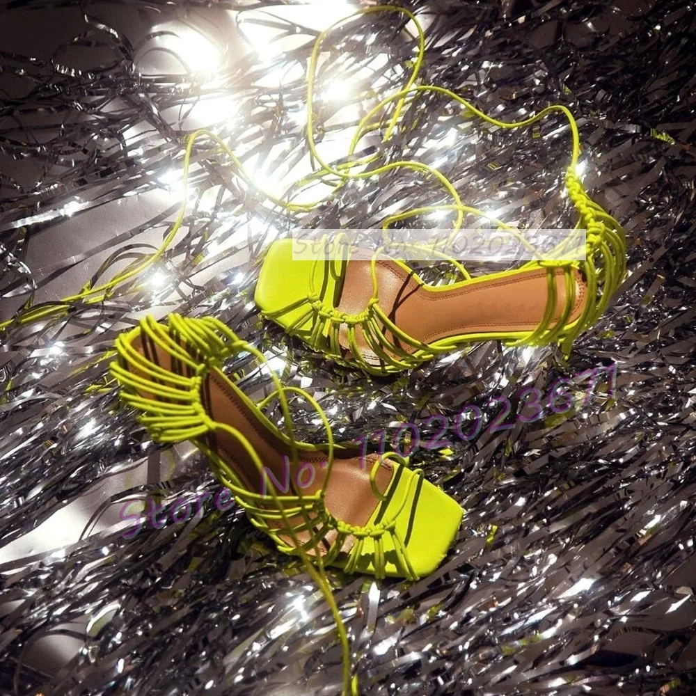 Strappy Heeled Sandals - Sandálias chiques com cordões para mulheres,