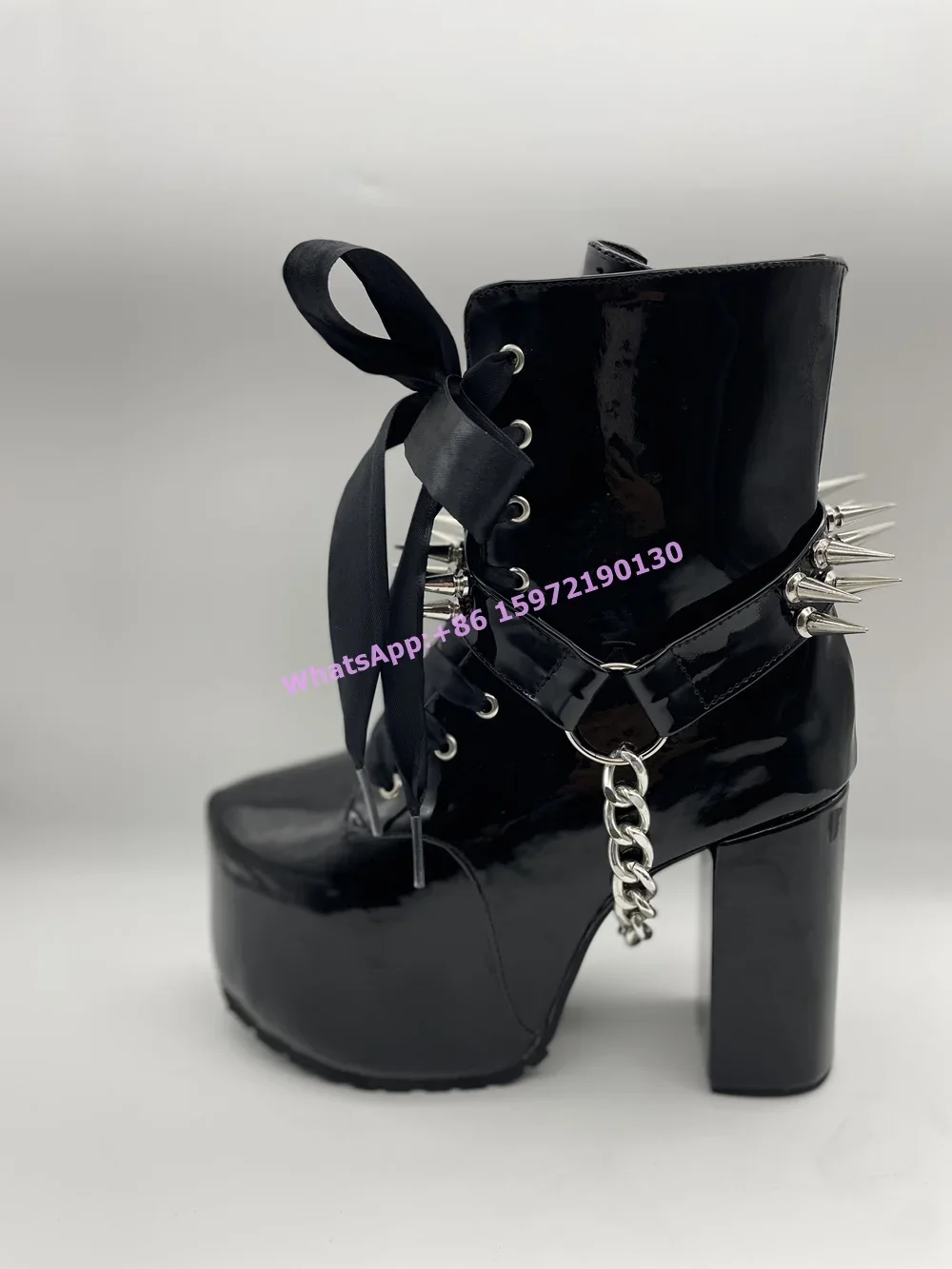 Botas Pretas com Cadarço e Reb - Ribbon Tie Heel avaliação e preço