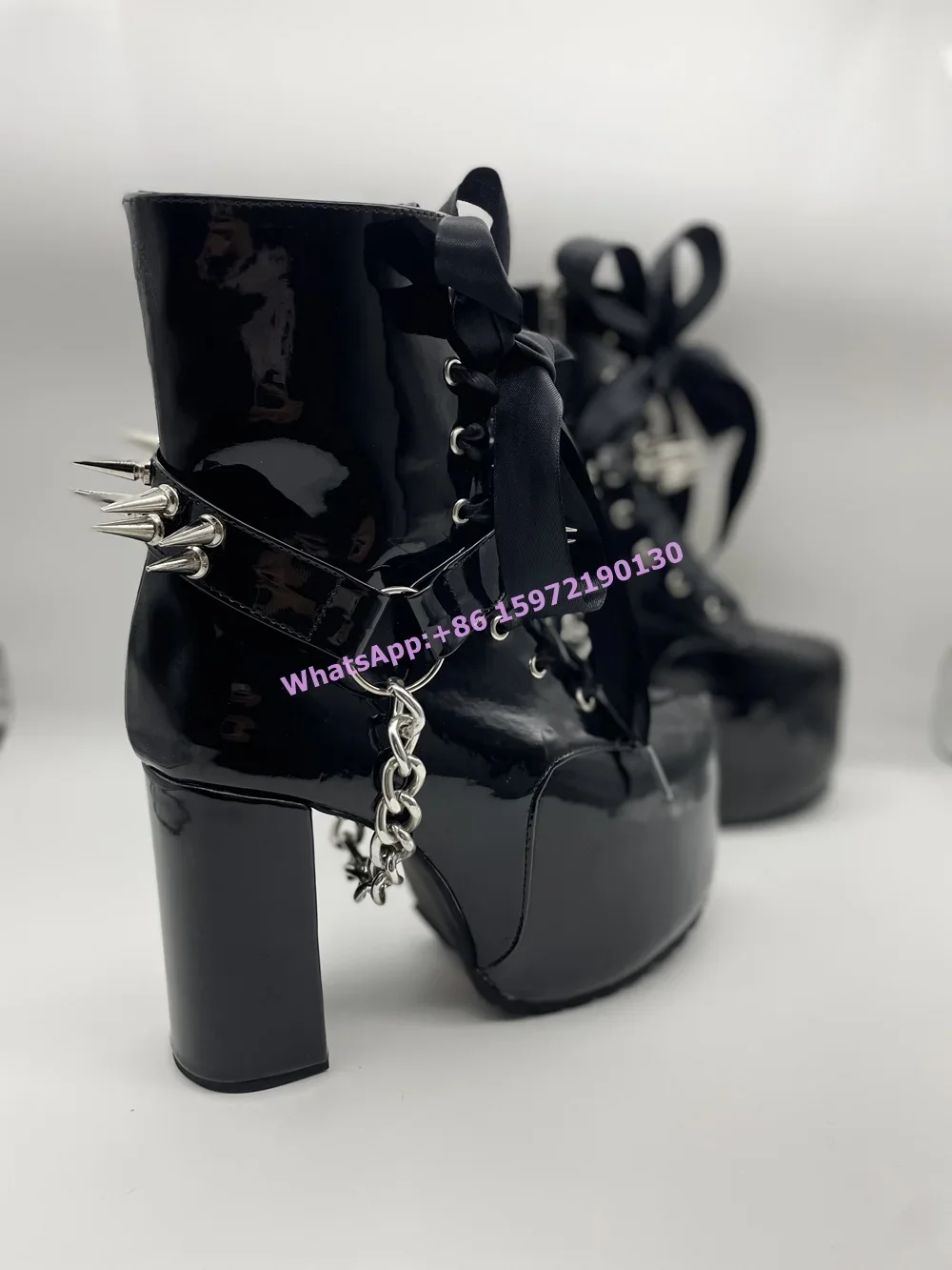 Botas Pretas com Cadarço e Reb - Ribbon Tie Heel avaliação e preço