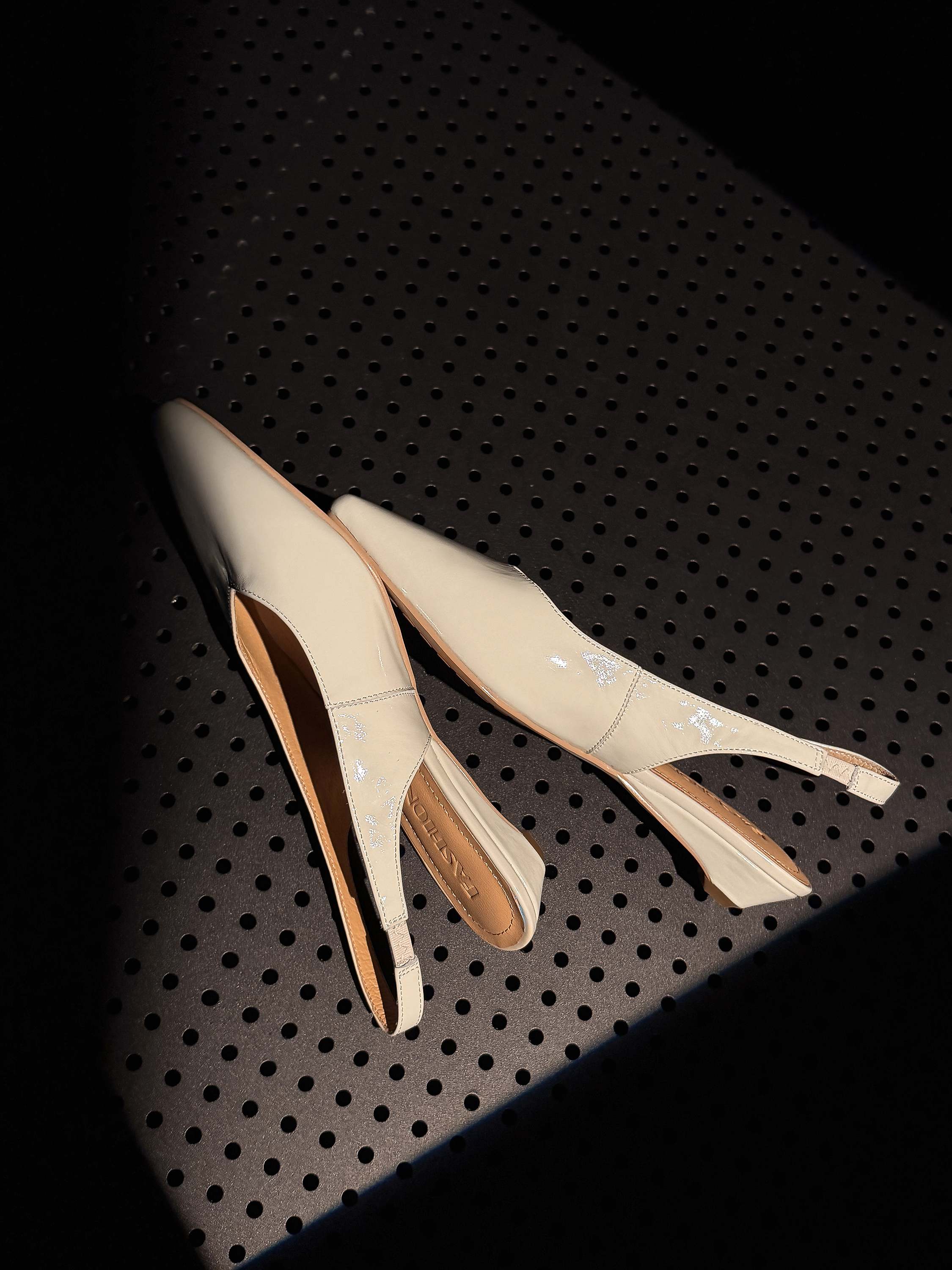 Sapatos de Salto Baixo em Cour - Women Shoes Brands avaliação e preço
