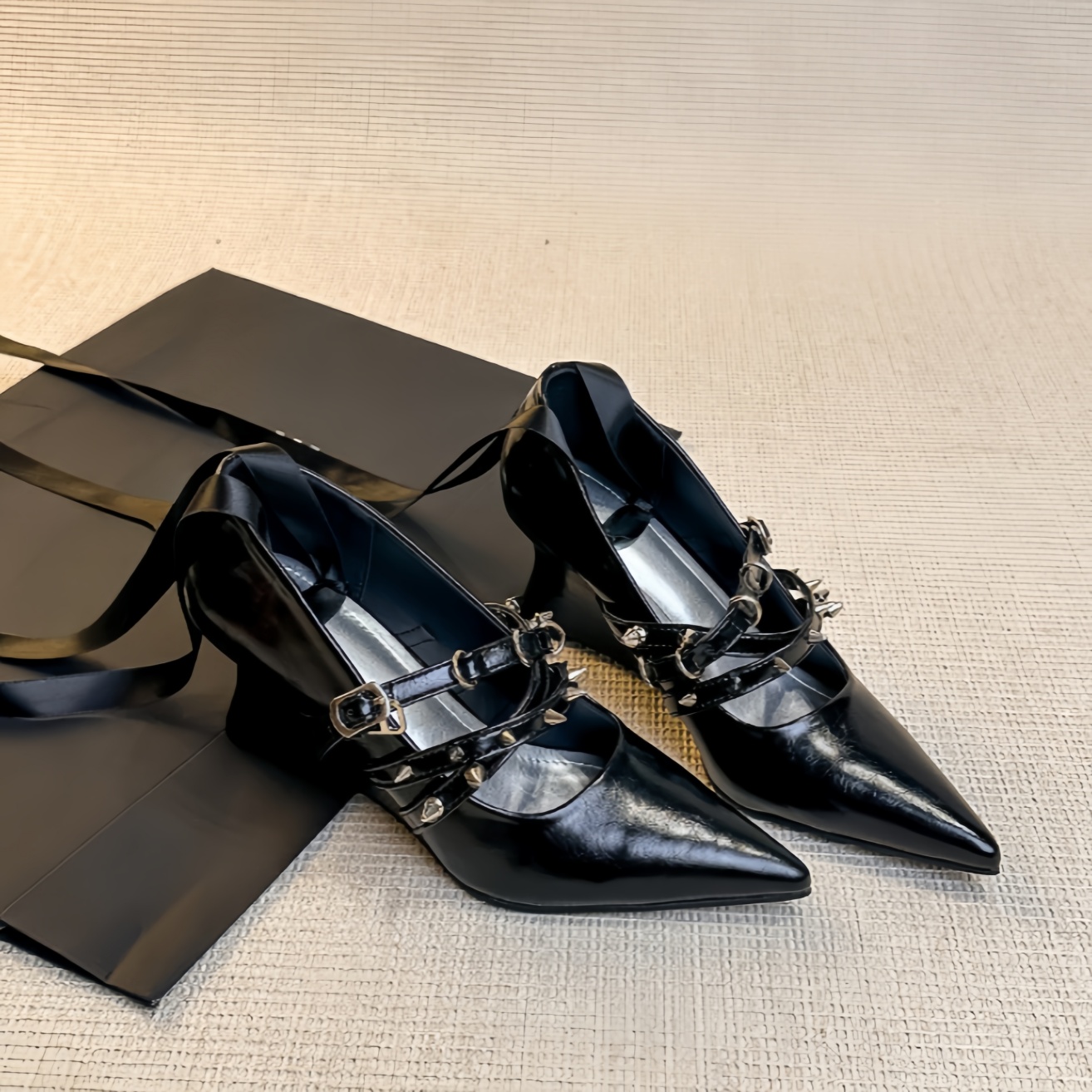 Sapatos Femininos Pretos de Co - Ribbon Tie Heel avaliação e preço